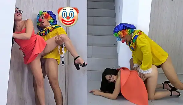 Papa Me Descubre LLena De Leche Por EL Payaso-OMG!